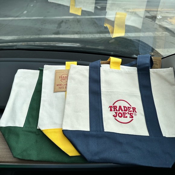Trader Joe’s GREEN Mini Canvas Tote Bag - Picture 1 of 3